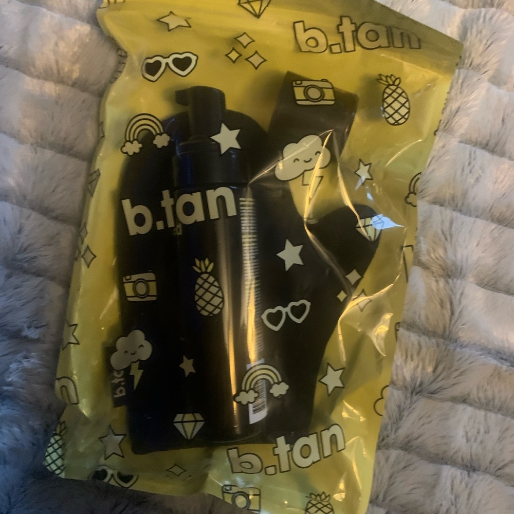 b.tan Self-Tanning Mousse with Mitt